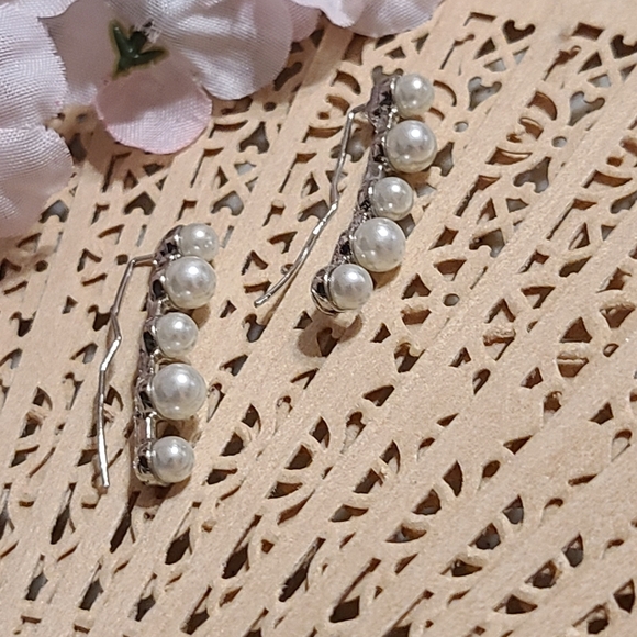 Crawl Pearl Earrings For Sale Today - Picture 7 of 9